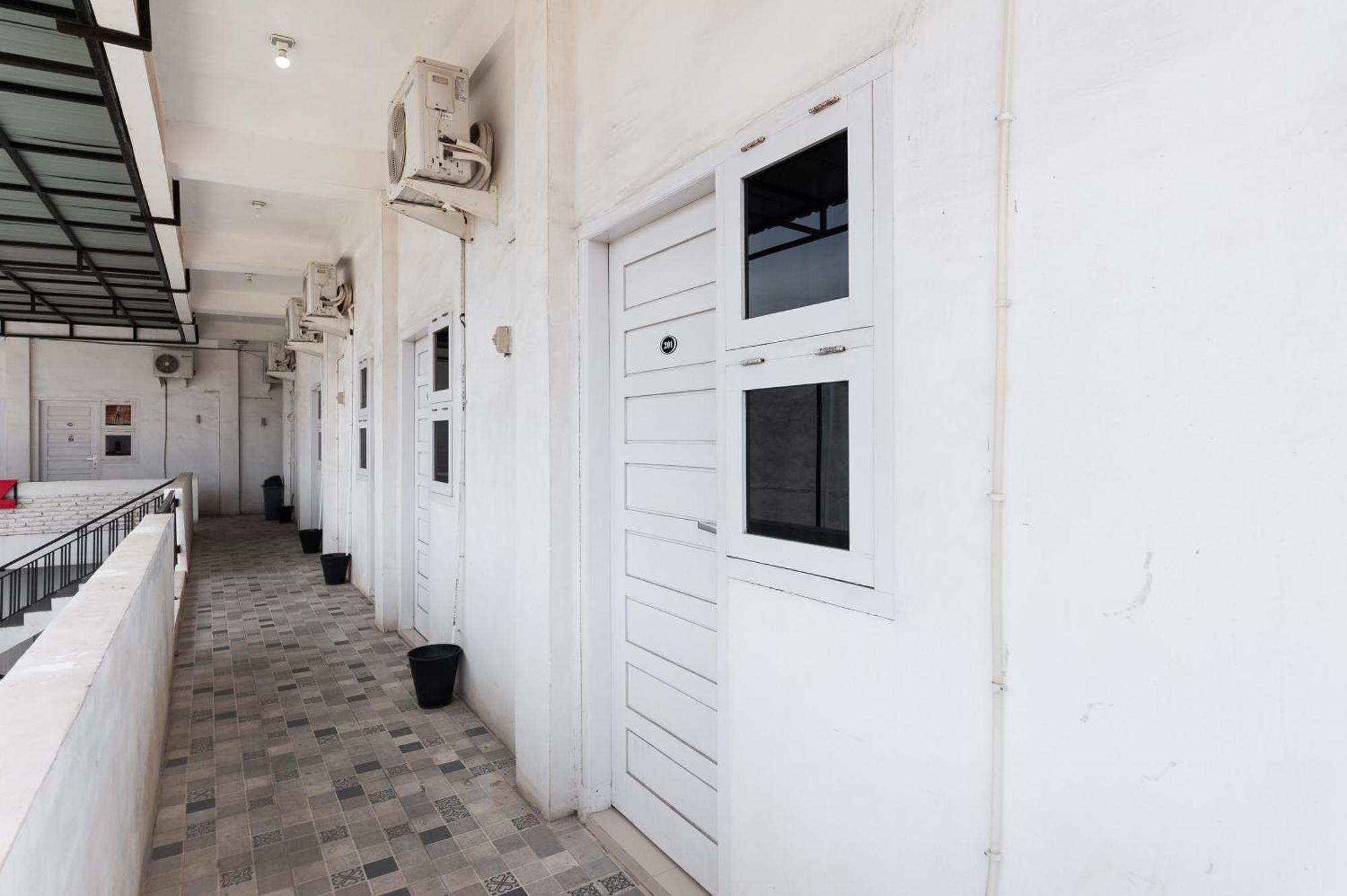 Hotel Reddoorz Syariah Near Rsud Zainoel Abidin Banda Aceh Esterno foto