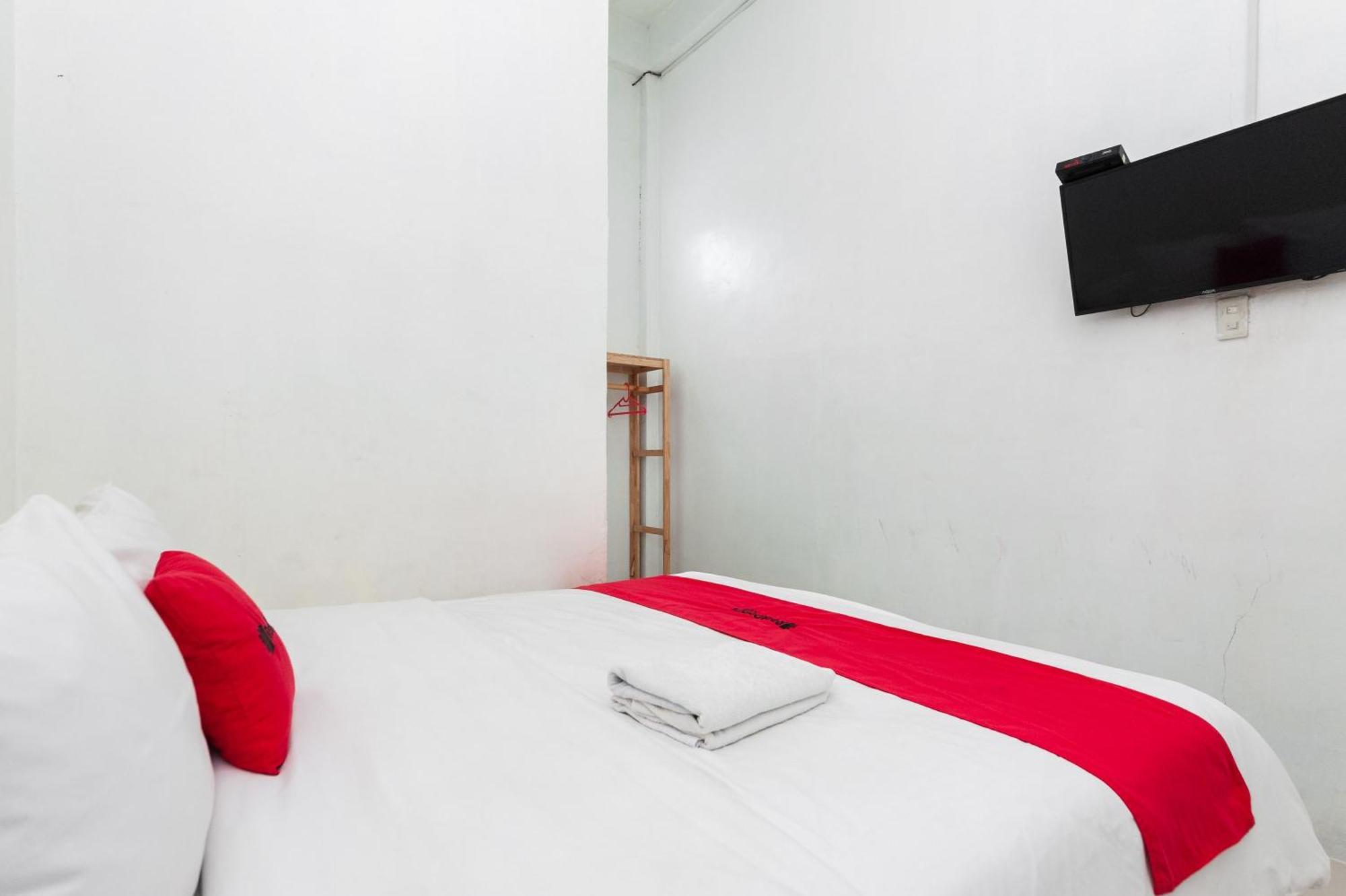 Hotel Reddoorz Syariah Near Rsud Zainoel Abidin Banda Aceh Esterno foto