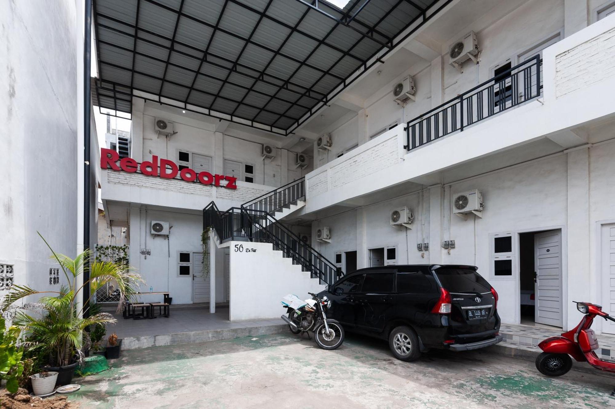 Hotel Reddoorz Syariah Near Rsud Zainoel Abidin Banda Aceh Esterno foto